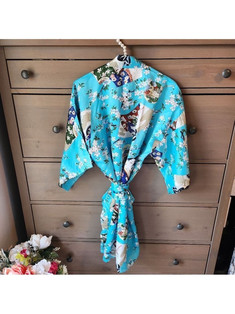 Kimono Robe In Blue Geisha Print - Picture 2 of 7